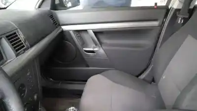 Здавання транспортного засобу opel vectra c berlina club року 2003 потужний z18xe