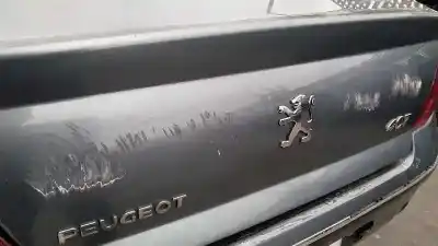 Véhicule à la ferraille peugeot 407 st confort de l'année 2004 alimenté 9hz