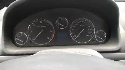 Véhicule à la ferraille peugeot 407 st confort de l'année 2004 alimenté 9hz