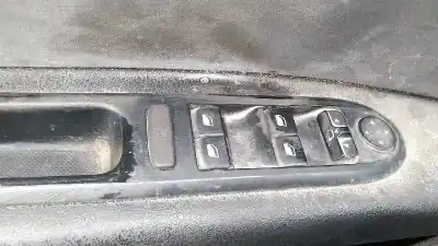 Véhicule à la ferraille peugeot 407 st confort de l'année 2004 alimenté 9hz