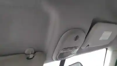 Véhicule à la ferraille peugeot 407 st confort de l'année 2004 alimenté 9hz