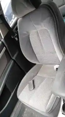 Véhicule à la ferraille peugeot 407 st confort de l'année 2004 alimenté 9hz