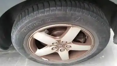 Véhicule à la ferraille peugeot 407 st confort de l'année 2004 alimenté 9hz