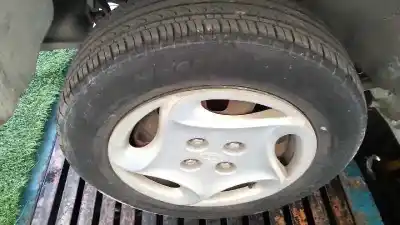 Vehicul casat kia shuma 1.5 cat al anului 2000 alimentat g/bf