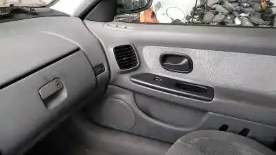 Véhicule à la ferraille renault laguna (b56) 1.9 dti diesel cat de l'année 1999 alimenté f9q f7