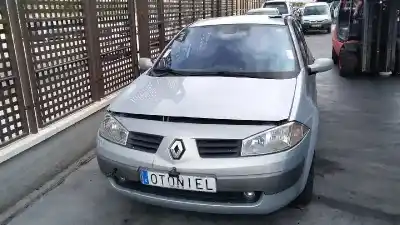 Veículo de Sucata RENAULT MEGANE II SEDÁN (LM0/1_) 1.9 dCi (LM0G LM1G LM2C) do ano 2004 alimentado F9Q B8