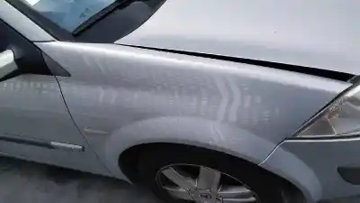 Veículo de Sucata renault megane ii sedán (lm0/1_) 1.9 dci (lm0g lm1g lm2c) do ano 2004 alimentado f9q b8