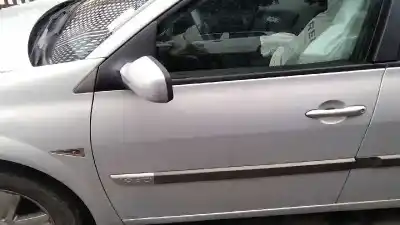 Veículo de Sucata renault megane ii sedán (lm0/1_) 1.9 dci (lm0g lm1g lm2c) do ano 2004 alimentado f9q b8