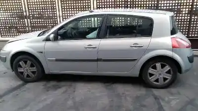 Veículo de Sucata renault megane ii sedán (lm0/1_) 1.9 dci (lm0g lm1g lm2c) do ano 2004 alimentado f9q b8