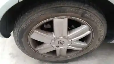 Veículo de Sucata renault megane ii sedán (lm0/1_) 1.9 dci (lm0g lm1g lm2c) do ano 2004 alimentado f9q b8