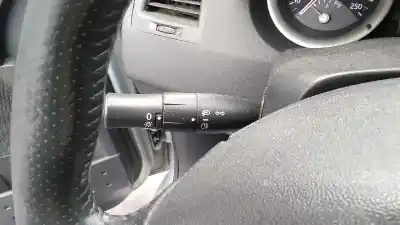 Veículo de Sucata renault megane ii sedán (lm0/1_) 1.9 dci (lm0g lm1g lm2c) do ano 2004 alimentado f9q b8