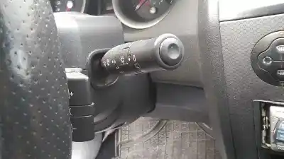 Veículo de Sucata renault megane ii sedán (lm0/1_) 1.9 dci (lm0g lm1g lm2c) do ano 2004 alimentado f9q b8