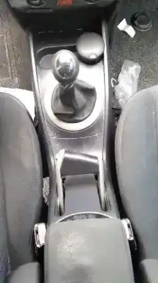 Veículo de Sucata renault megane ii sedán (lm0/1_) 1.9 dci (lm0g lm1g lm2c) do ano 2004 alimentado f9q b8