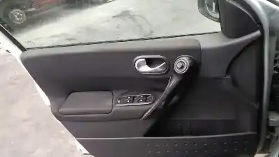 Veículo de Sucata renault megane ii sedán (lm0/1_) 1.9 dci (lm0g lm1g lm2c) do ano 2004 alimentado f9q b8