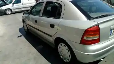 Sloopvoertuig opel astra g berlina 1.7 16v dti cat (y 17 dt / lr6) van het jaar 2001 aangedreven y17dt