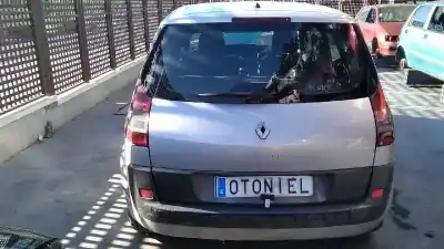Sloopvoertuig renault scenic ii 1.9 dci diesel van het jaar 2005 aangedreven f9q d8