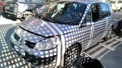 Sloopvoertuig renault scenic ii 1.9 dci diesel van het jaar 2005 aangedreven f9q d8