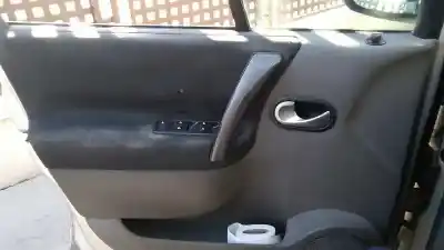 Sloopvoertuig renault scenic ii 1.9 dci diesel van het jaar 2005 aangedreven f9q d8