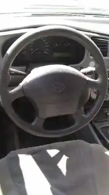 Véhicule à la ferraille nissan primera berlina (p11) 2.0 navigation de l'année 1999 alimenté cd20