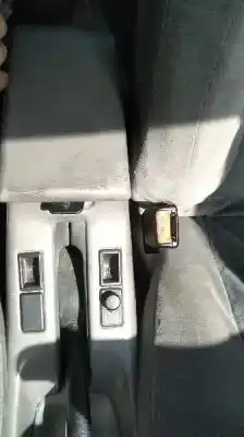 Véhicule à la ferraille nissan primera berlina (p11) 2.0 navigation de l'année 1999 alimenté cd20