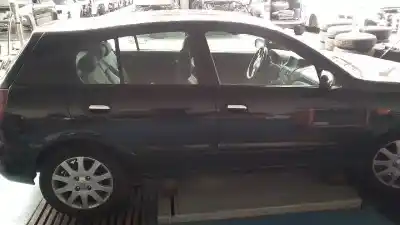 Vehicul casat nissan almera (n16/e) line up al anului 2004 alimentat yd22