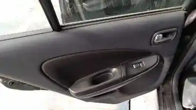 Vehicul casat nissan almera (n16/e) line up al anului 2004 alimentat yd22