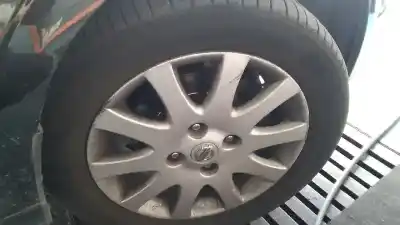 Vehicul casat nissan almera (n16/e) line up al anului 2004 alimentat yd22