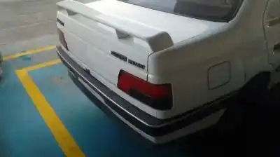 Véhicule à la ferraille peugeot 405 berlina embassy d de l'année 1994 alimenté d9b