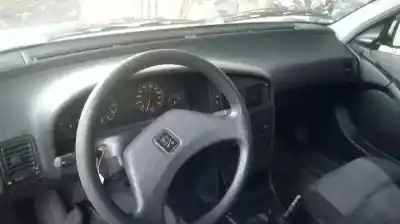 Véhicule à la ferraille peugeot 405 berlina embassy d de l'année 1994 alimenté d9b