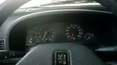 Véhicule à la ferraille peugeot 405 berlina embassy d de l'année 1994 alimenté d9b
