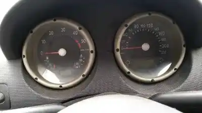 Véhicule à la ferraille volkswagen polo berlina (6n2) trendline de l'année 2000 alimenté amf