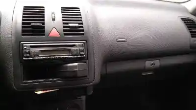 Véhicule à la ferraille volkswagen polo berlina (6n2) trendline de l'année 2000 alimenté amf