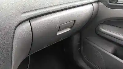 Здавання транспортного засобу ford focus c-max (cap) ghia (d) року 2006 потужний kkda