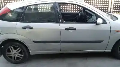 Здавання транспортного засобу ford focus berlina (cak) ghia року 2001 потужний f9da