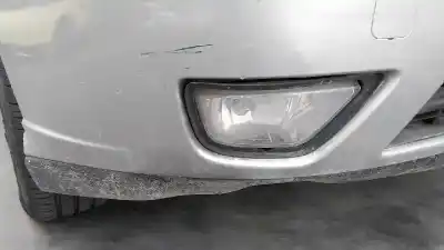 Здавання транспортного засобу ford focus berlina (cak) ghia року 2001 потужний f9da