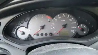 Здавання транспортного засобу ford focus berlina (cak) ghia року 2001 потужний f9da