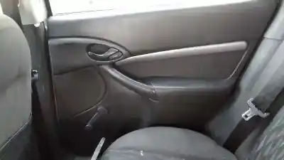 Здавання транспортного засобу ford focus berlina (cak) ghia року 2001 потужний f9da