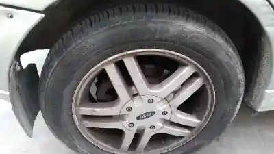 Здавання транспортного засобу ford focus berlina (cak) ghia року 2001 потужний f9da