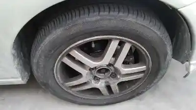 Здавання транспортного засобу ford focus berlina (cak) ghia року 2001 потужний f9da