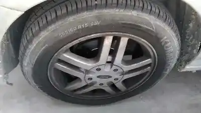 Здавання транспортного засобу ford focus berlina (cak) ghia року 2001 потужний f9da