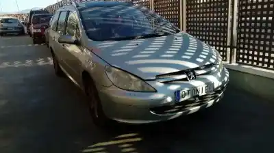 Veicolo di demolizione PEUGEOT 307 BREAK / SW (S1) SW dell'anno 2004 alimentato RHS