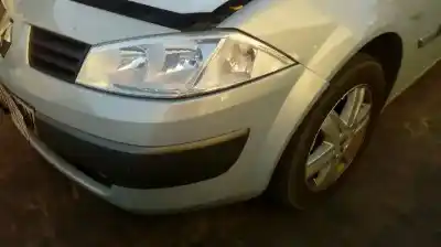 Veículo de Sucata renault megane ii sedán (lm0/1_) 1.9 dci (lm0g lm1g lm2c) do ano 2003 alimentado f9q b8
