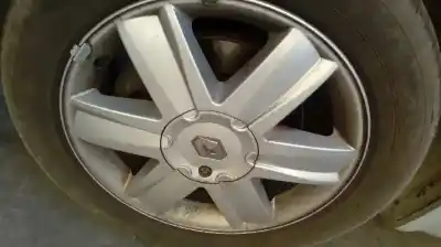 Veículo de Sucata renault megane ii sedán (lm0/1_) 1.9 dci (lm0g lm1g lm2c) do ano 2003 alimentado f9q b8