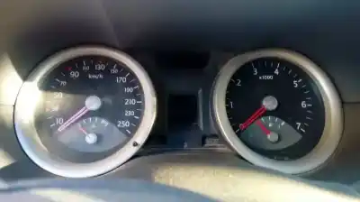 Veículo de Sucata renault megane ii sedán (lm0/1_) 1.9 dci (lm0g lm1g lm2c) do ano 2003 alimentado f9q b8