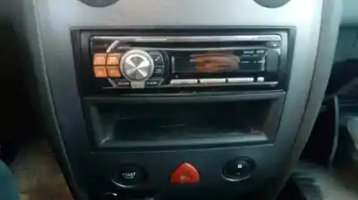 Veículo de Sucata renault megane ii sedán (lm0/1_) 1.9 dci (lm0g lm1g lm2c) do ano 2003 alimentado f9q b8