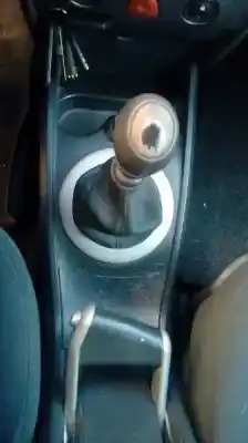 Veículo de Sucata renault megane ii sedán (lm0/1_) 1.9 dci (lm0g lm1g lm2c) do ano 2003 alimentado f9q b8