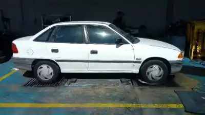 Veicolo di demolizione opel astra f berlina básico dell'anno 1995 alimentato c16se