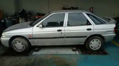 Здавання транспортного засобу ford escort berl./turnier ghia berlina року 1997 потужний rva