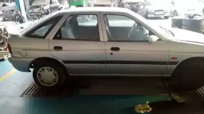 Здавання транспортного засобу ford escort berl./turnier ghia berlina року 1997 потужний rva