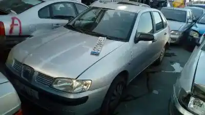 Veicolo di demolizione SEAT                                               CORDOBA BERLINA (6K2)                                                                                                                                                                                                                                      Stella                                                                                                                                                                                                                                                     dell'anno 1999 alimentato AKK